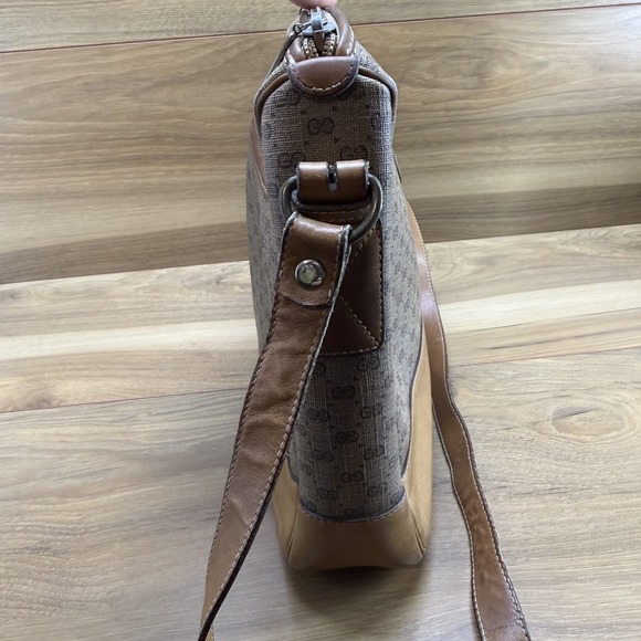 GUCCI Vintage Monogram Large Zip Shoulder Bag Canvas And Leather Trim - Picture 3 of 16